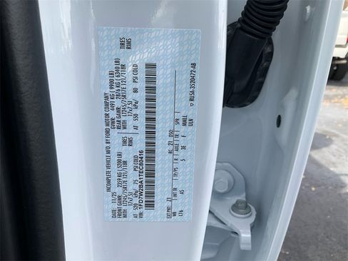 New 2026 Ford F250 XL w/ XL Chrome Package image 18