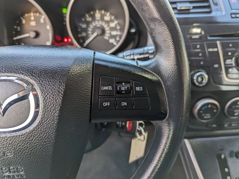 Used 2014 MAZDA MAZDA5 Sport image 17