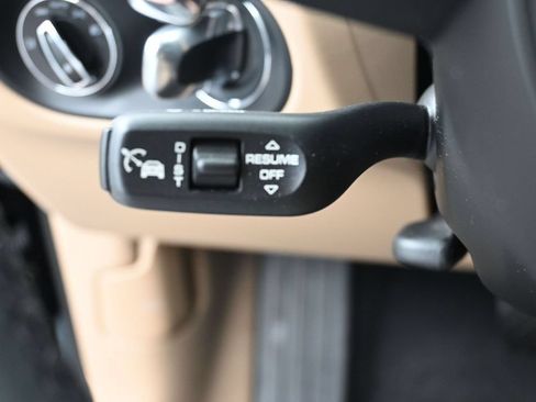 Certified 2026 Porsche Macan AWD/4WD image 12