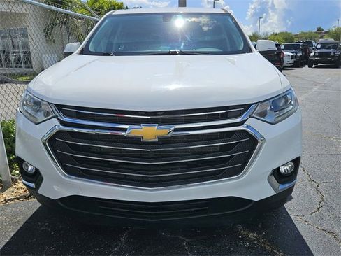 Used 2021 Chevrolet Traverse LT image 16