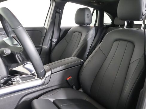 Used 2025 Mercedes-Benz GLA 250 4MATIC image 29