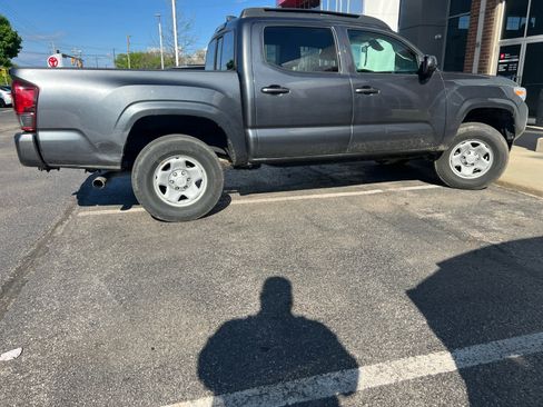 Used 2023 Toyota Tacoma SR AWD/4WD image 8