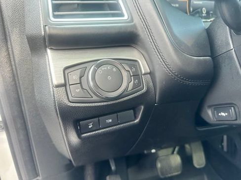 Used 2018 Ford Explorer Platinum AWD/4WD image 33
