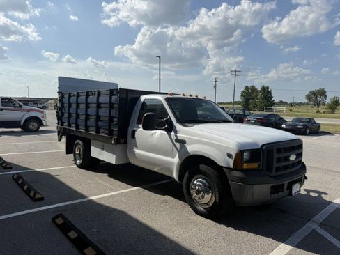 Used 2006 Ford F350 XL image 3
