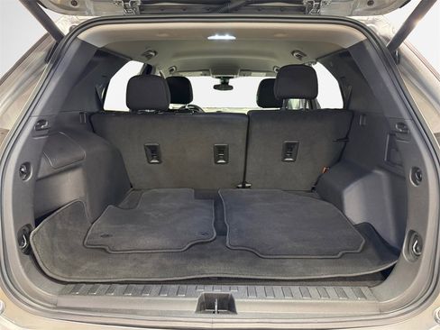 Used 2023 Chevrolet Equinox LT image 25