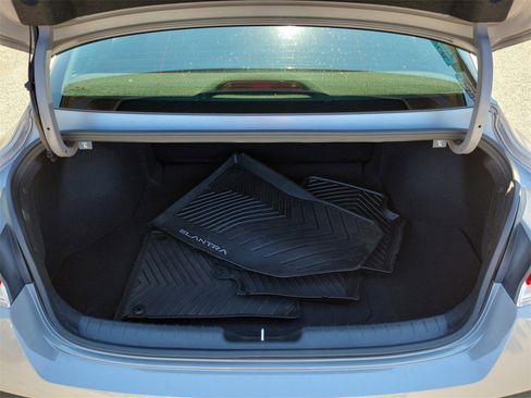 Used 2024 Hyundai Elantra SEL image 6