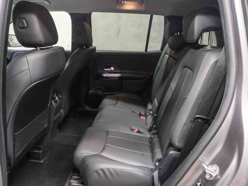 Used 2023 Mercedes-Benz GLB 250 image 23