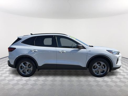 Used 2025 Ford Escape ST-Line AWD/4WD image 17