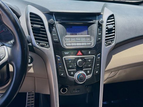 Used 2013 Hyundai Elantra GT w/ Touch & Go Pkg FWD image 10