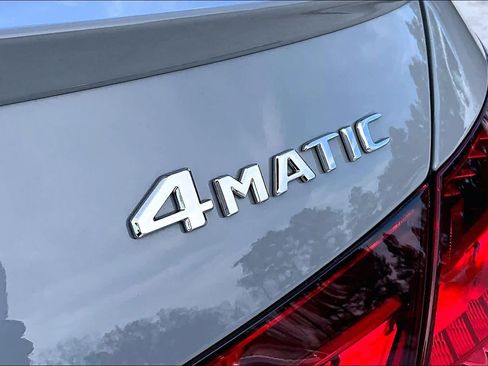 Used 2025 Mercedes-Benz C 300 4MATIC Sedan image 9