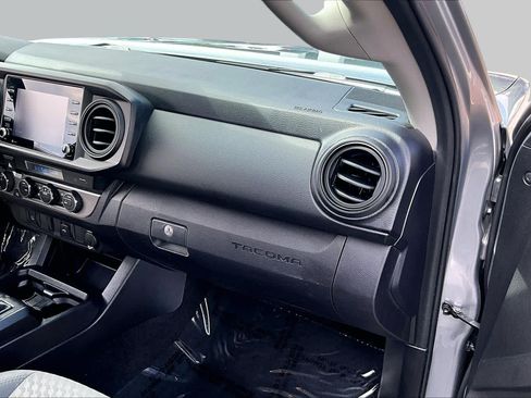 Used 2021 Toyota Tacoma SR AWD/4WD image 18