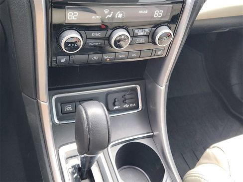 Used 2020 Subaru Ascent Limited w/ Popular Package #2A image 21