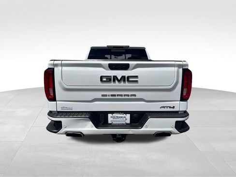 Used 2020 GMC Sierra 1500 AT4 w/ AT4 Premium Package AWD/4WD image 4