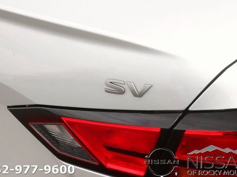 Used 2024 Nissan Altima 2.5 SV image 9