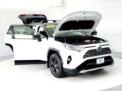 Used 2020 Toyota RAV4 XSE AWD/4WD image 9