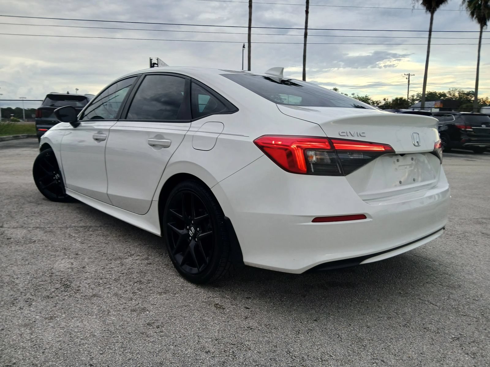 Used 2023 Honda Civic Sport image 2