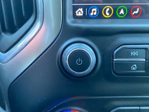 Used 2022 Chevrolet Silverado 2500 LTZ w/ LTZ Premium Package image 17