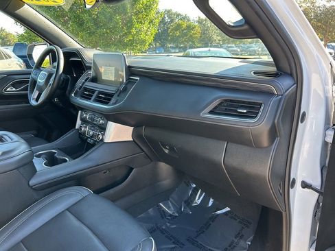 Used 2023 GMC Yukon SLT image 35