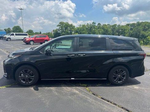 Certified 2025 Toyota Sienna XSE AWD/4WD image 6