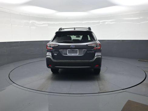 Used 2024 Subaru Outback Premium AWD/4WD image 4