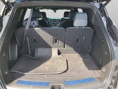 Used 2024 Buick Enclave Essence w/ Technology Package image 10