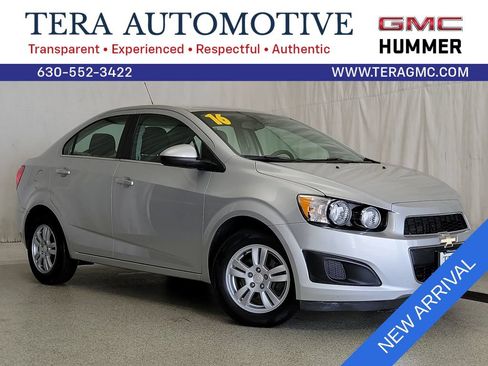 Used 2016 Chevrolet Sonic LT FWD image 1