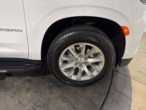 Certified 2023 Chevrolet Suburban Premier image 37