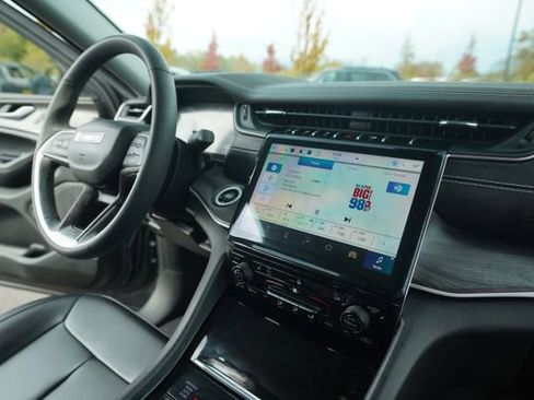 Used 2023 Jeep Grand Cherokee L Limited image 34