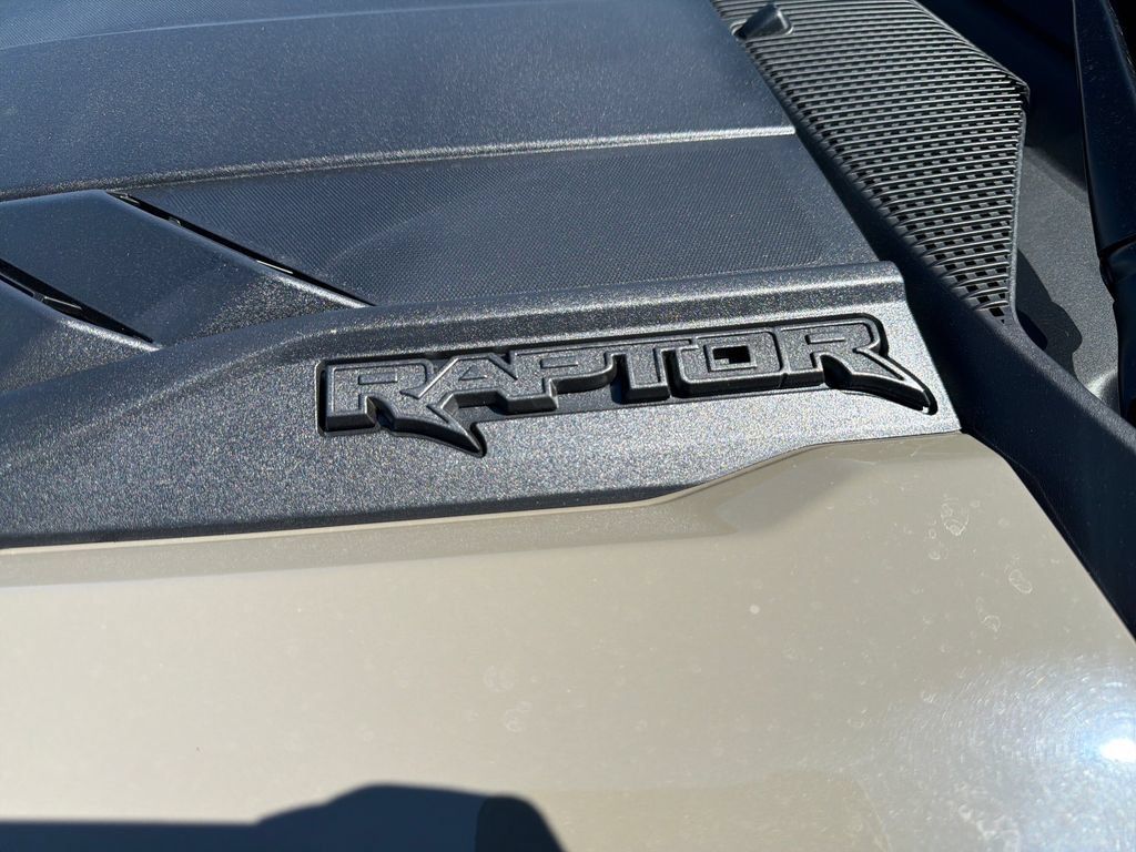 New 2026 Ford Bronco Raptor w/ Interior Carbon Fiber Pack AWD/4WD image 7