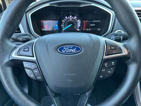 Used 2020 Ford Fusion SE FWD image 21