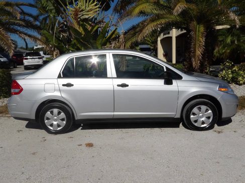 Used 2010 Nissan Versa Sedan image 9