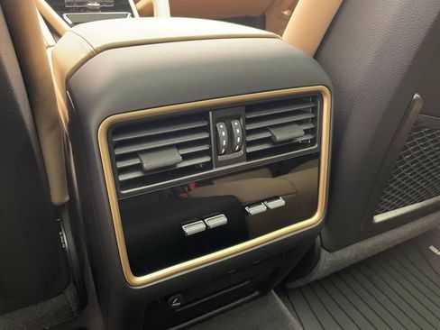 New 2026 Porsche Cayenne Coupe AWD/4WD image 15