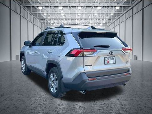 Used 2025 Toyota RAV4 XLE AWD/4WD image 10