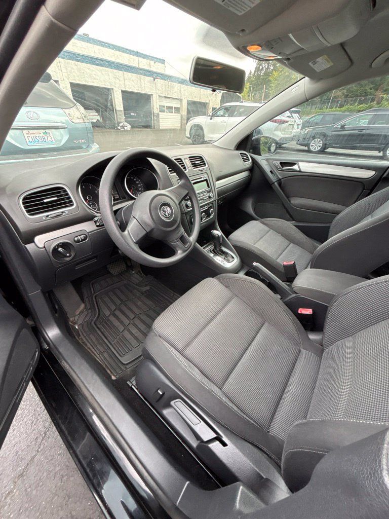 Used 2013 Volkswagen Golf 4-Door FWD image 7