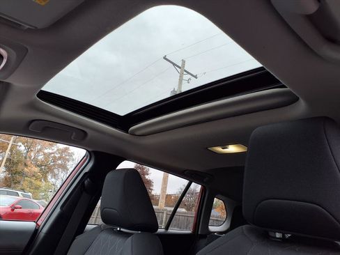 Certified 2022 Toyota Corolla Cross LE w/ Moonroof Package image 28