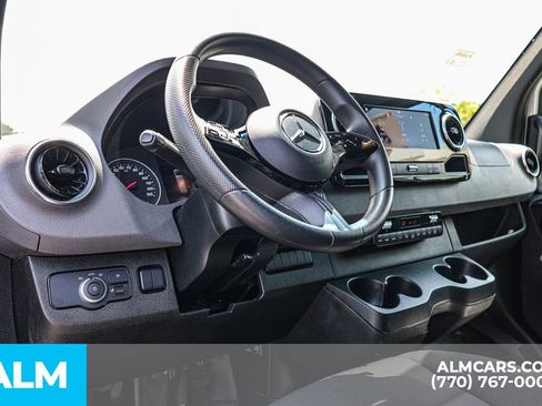 Used 2025 Mercedes-Benz Sprinter 2500 image 27