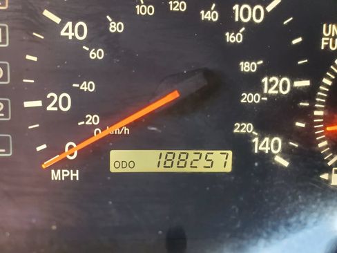 Used 2001 Lexus ES 330 FWD image 19