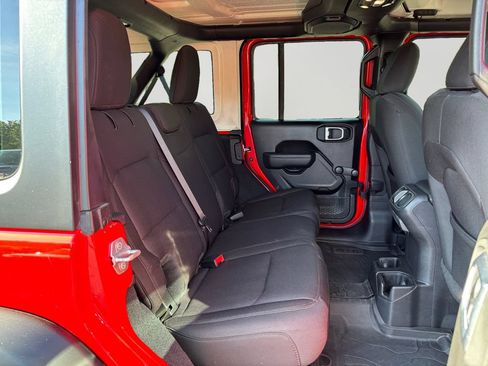 Used 2022 Jeep Wrangler Unlimited Sport AWD/4WD image 13