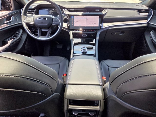 New 2026 Jeep Grand Cherokee Limited w/ Luxury Tech Group II RWD image 13