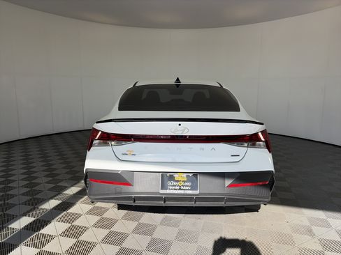 Certified 2025 Hyundai Elantra SEL FWD image 9