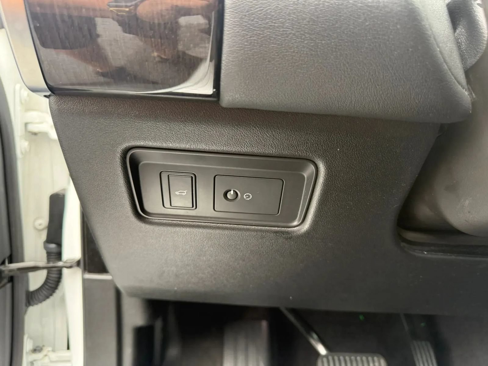 Used 2019 Land Rover Range Rover Sport HSE AWD/4WD image 17