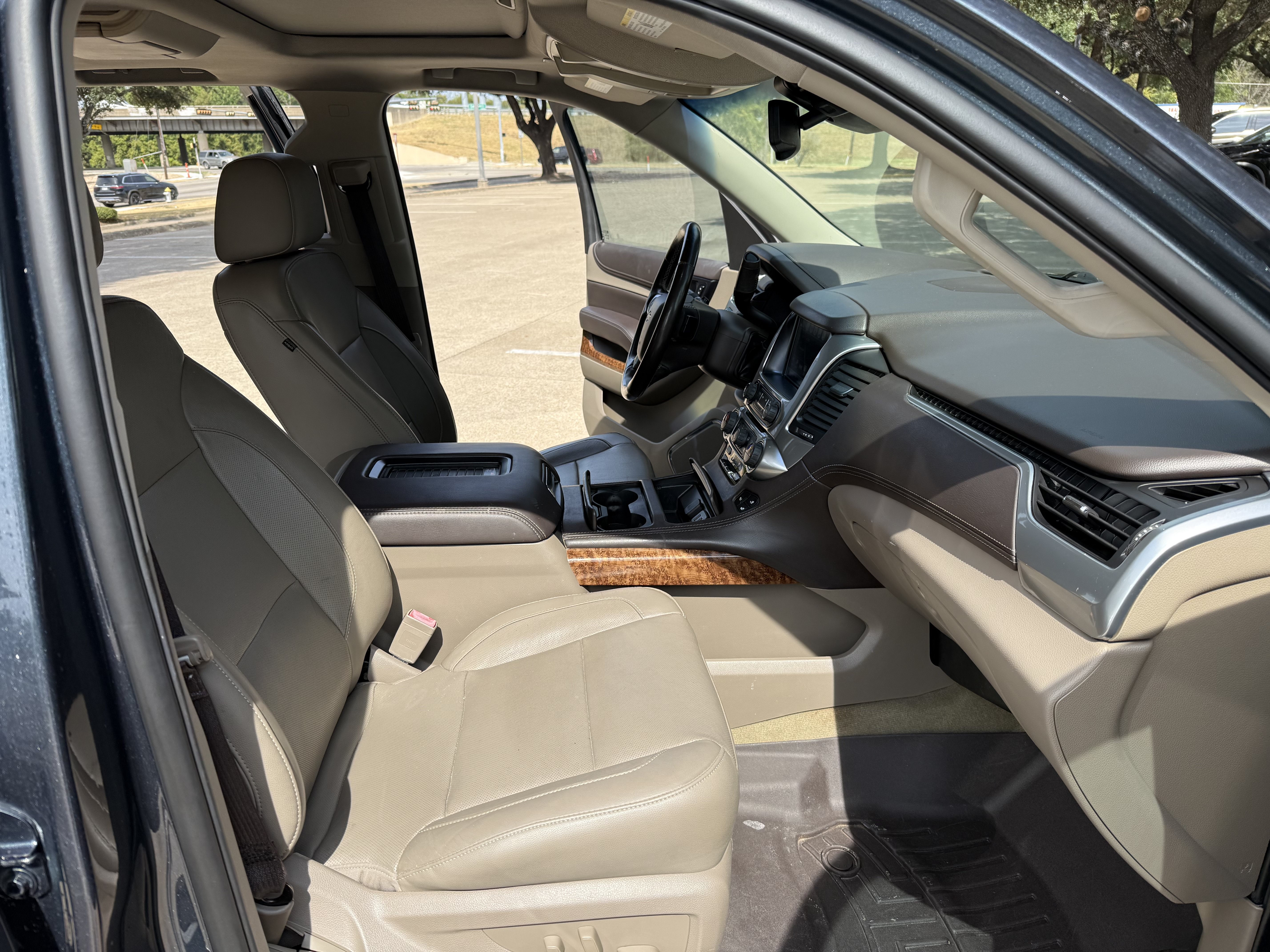 Used 2019 Chevrolet Suburban Premier RWD image 13