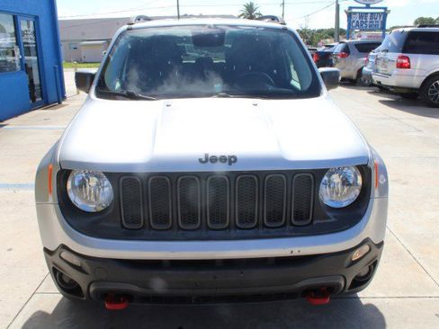 Used 2016 Jeep Renegade Trailhawk w/ Premium Trailhawk Package AWD/4WD image 8