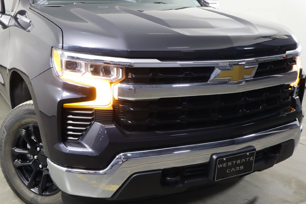 Used 2023 Chevrolet Silverado 1500 LT AWD/4WD image 43