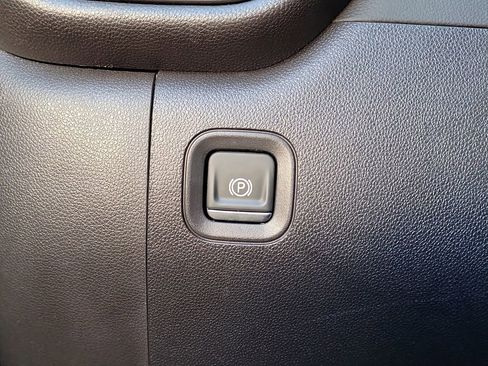 Used 2025 Chevrolet Silverado 2500 Custom w/ Custom Value Package image 23