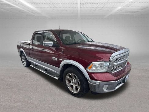 Used 2017 RAM 1500 Laramie RWD image 3