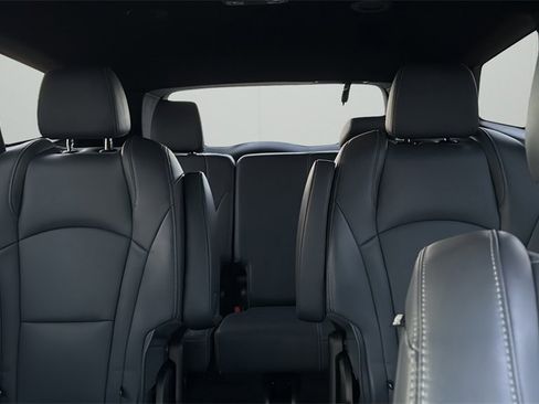 Used 2022 Buick Enclave Essence w/ Sport Touring Edition image 41