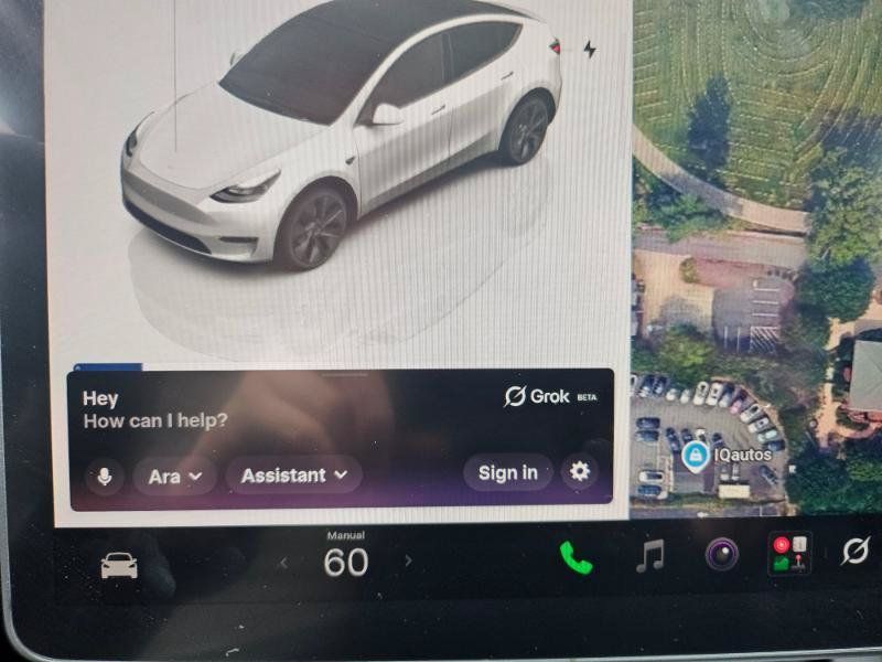 Used 2025 Tesla Model Y Long Range AWD/4WD image 45