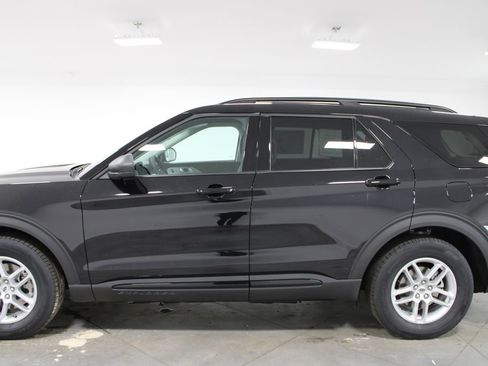 New 2026 Ford Explorer Active RWD image 5