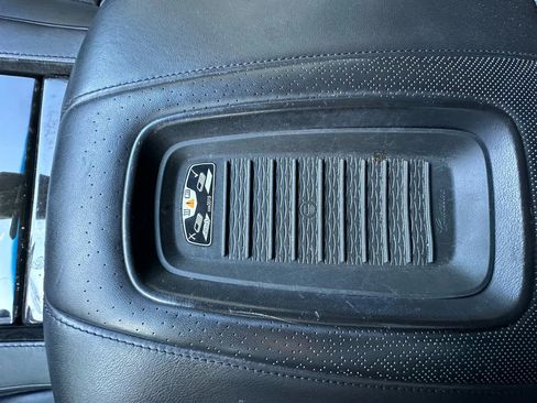 Used 2017 Cadillac Escalade ESV Platinum image 34